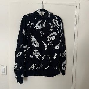 NIKE SWEATSHIRT SIZE LARGE